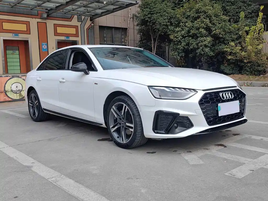 Audi A4 2023