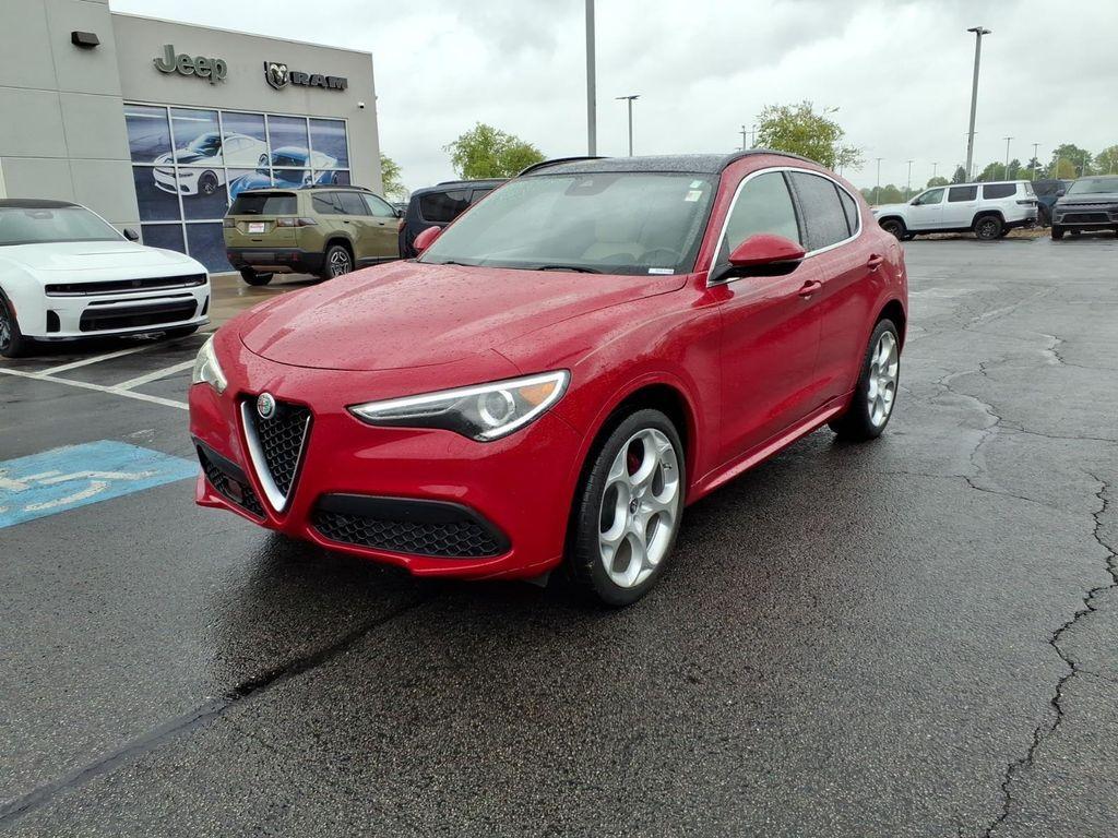 Alfa Romeo Stelvio 2023