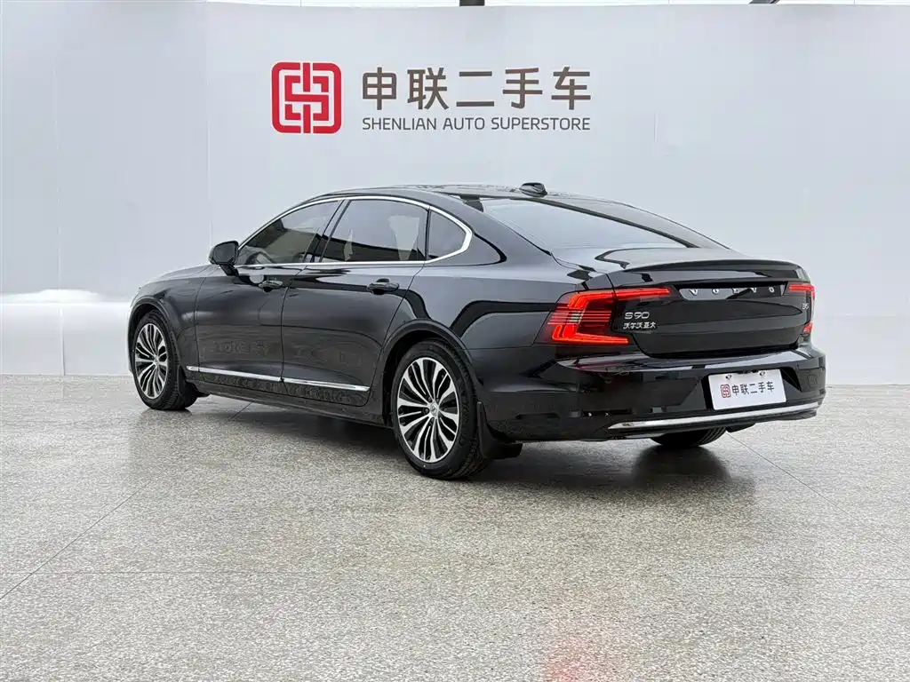 Volvo S90 2023