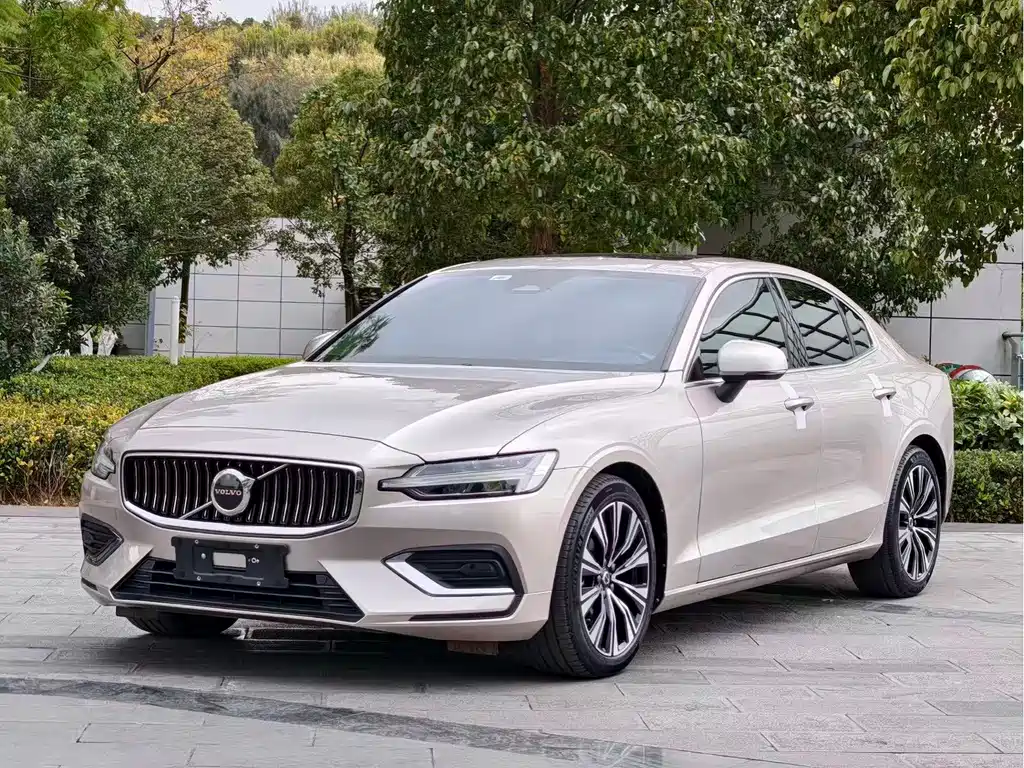 Volvo S60 2022