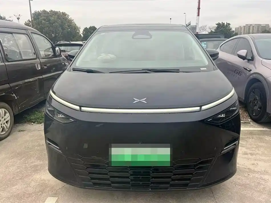 Xpeng X9 2025