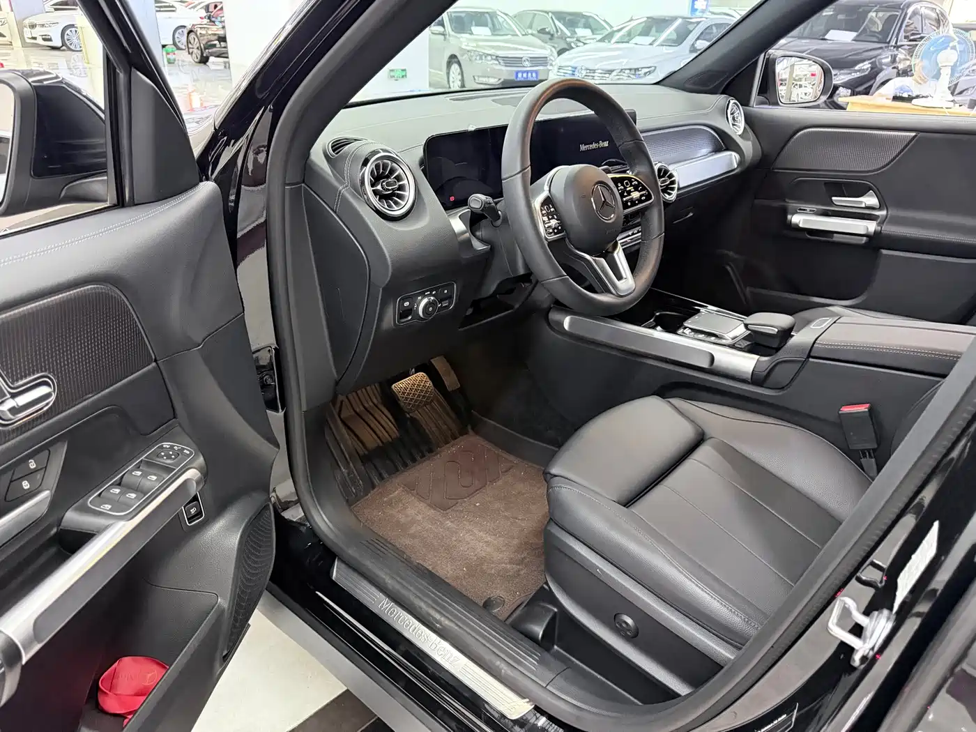 Mercedes-Benz GLB 2023
