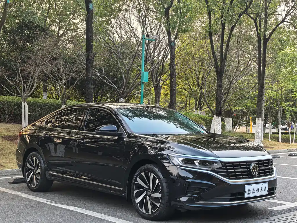 Volkswagen Passat 2023