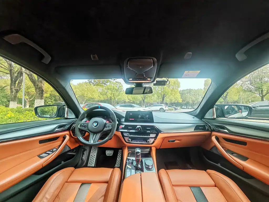 BMW M5 2021