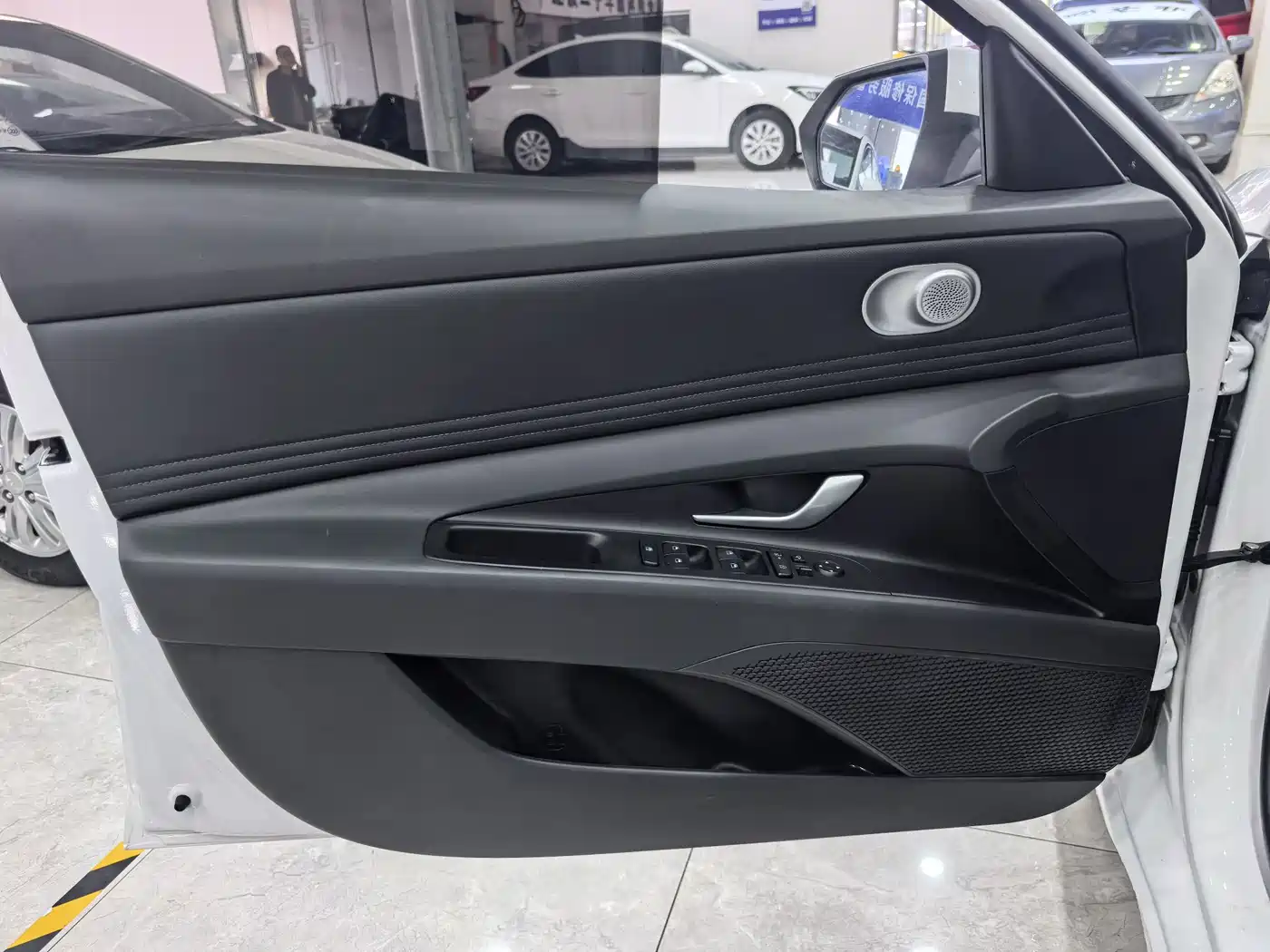 Hyundai Elantra 2024
