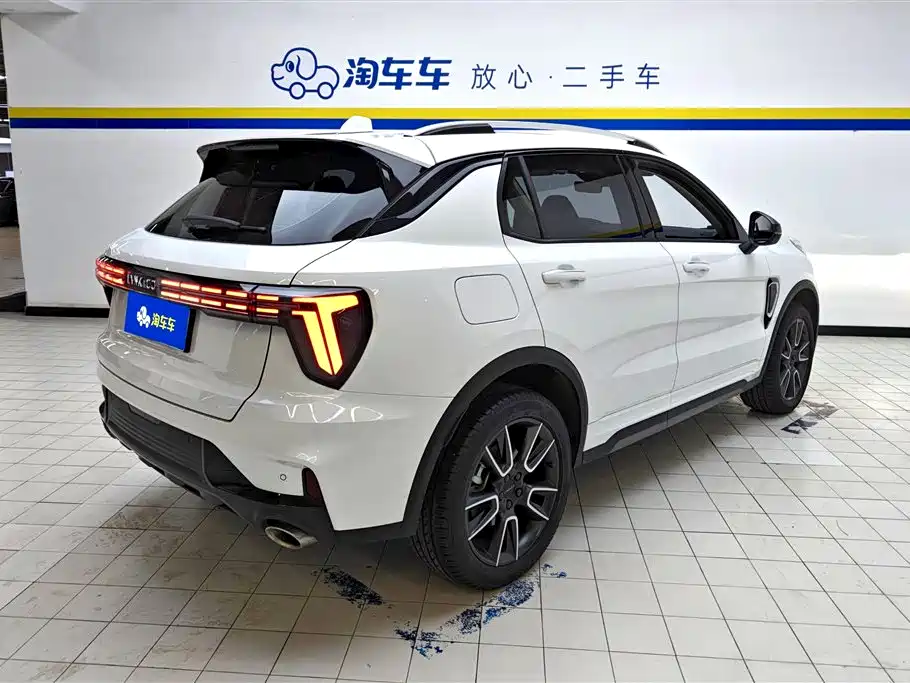 Lynk & Co 01 2023