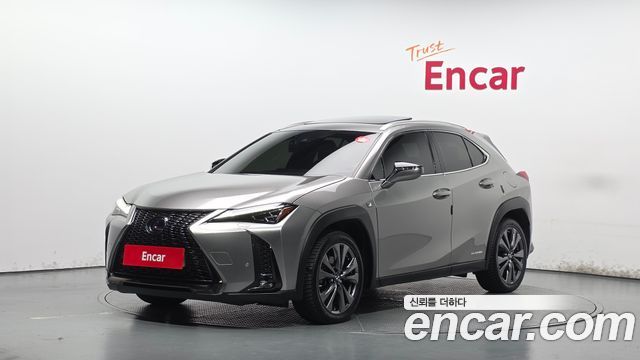 Lexus UX 2021