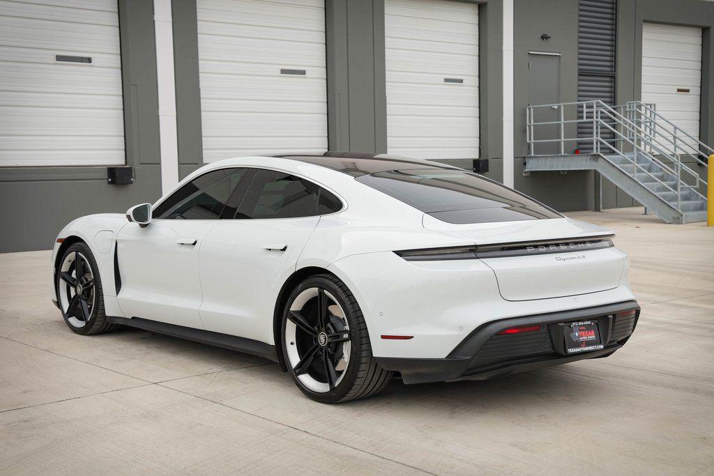 Porsche Taycan 2022