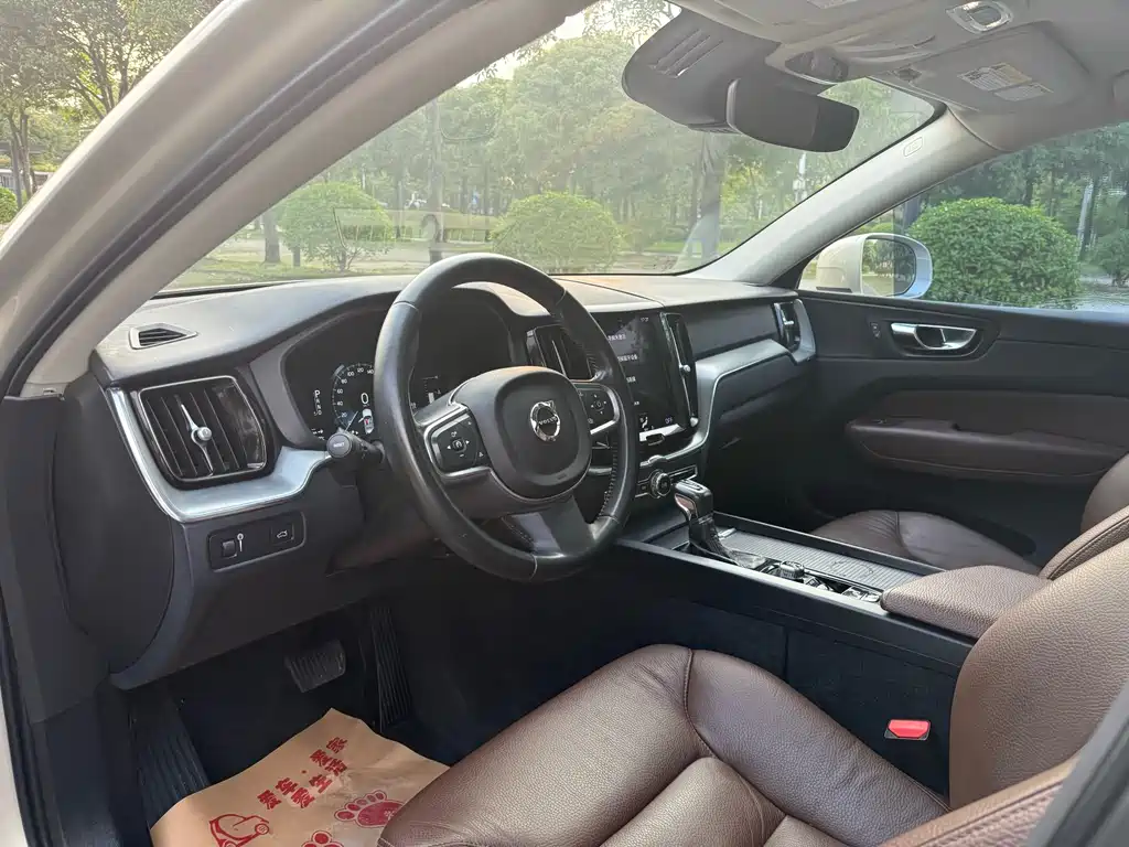 Volvo XC60 2021