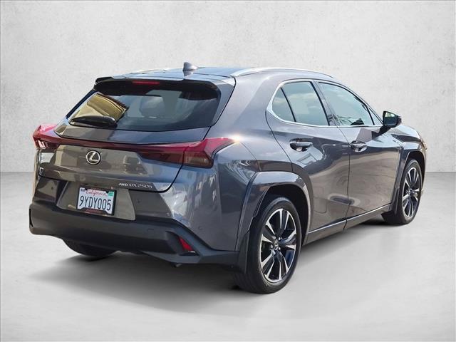 Lexus UX 2024
