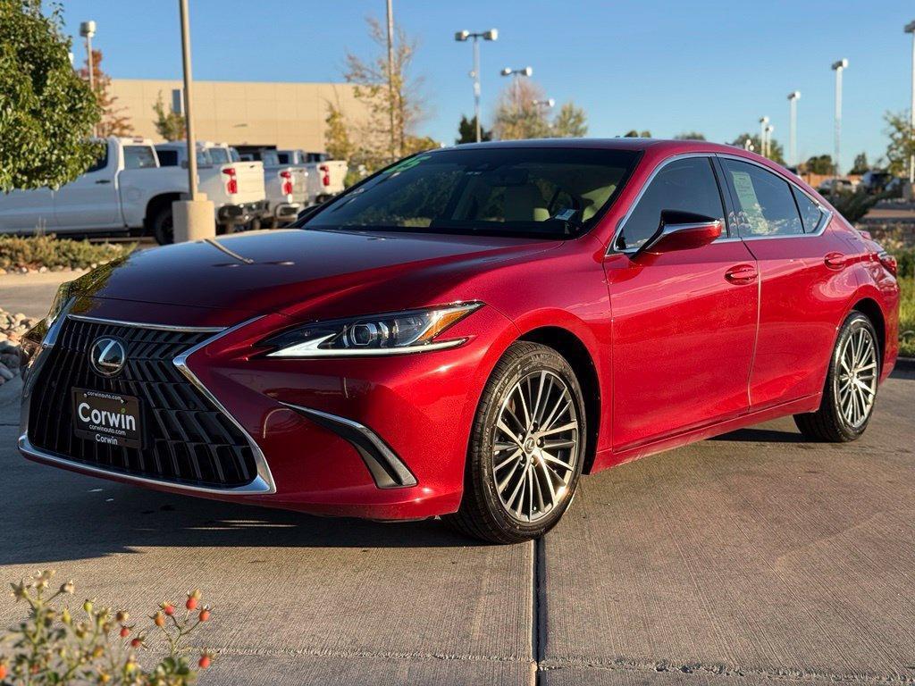 Lexus ES 2025