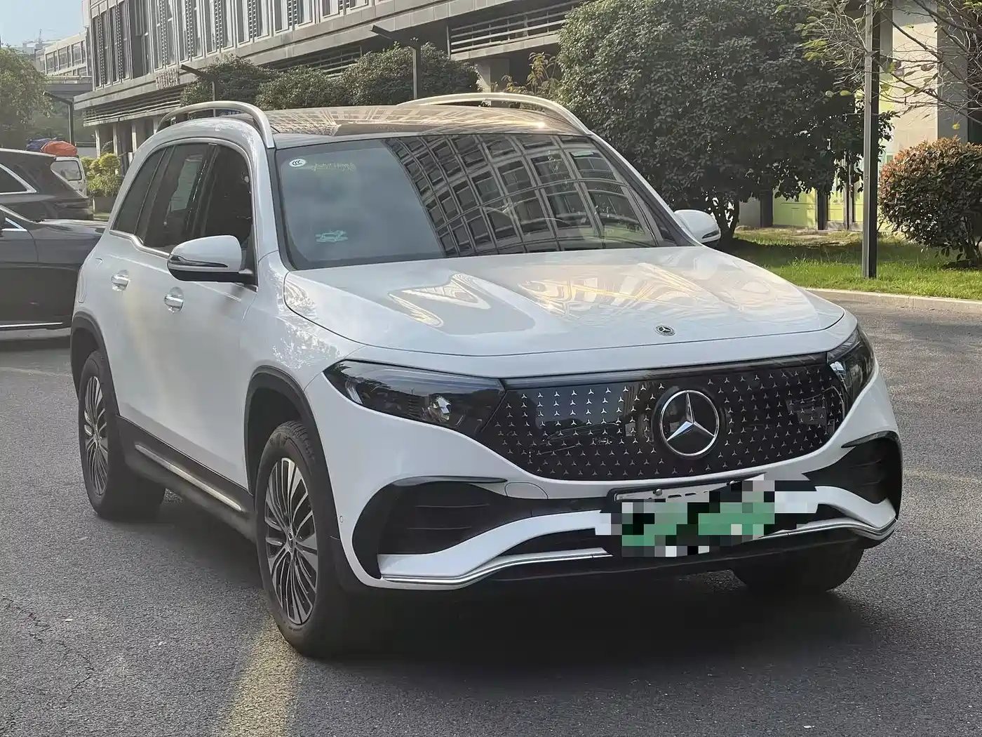 Mercedes-Benz EQB 2026