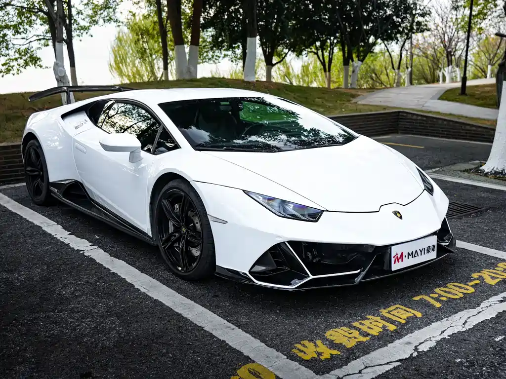 Lamborghini Huracán 2021