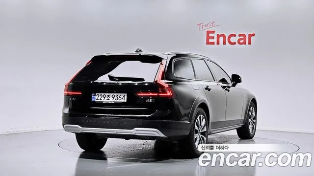 Volvo V90 2024