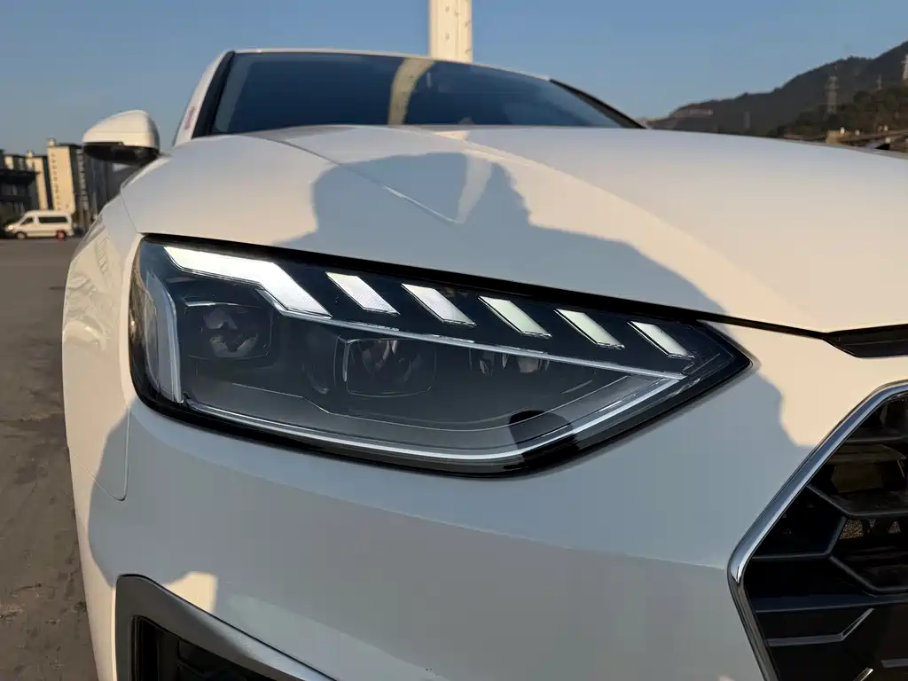 Audi A4 2023