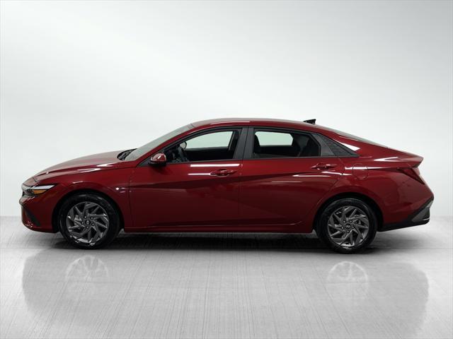 Hyundai Elantra 2024
