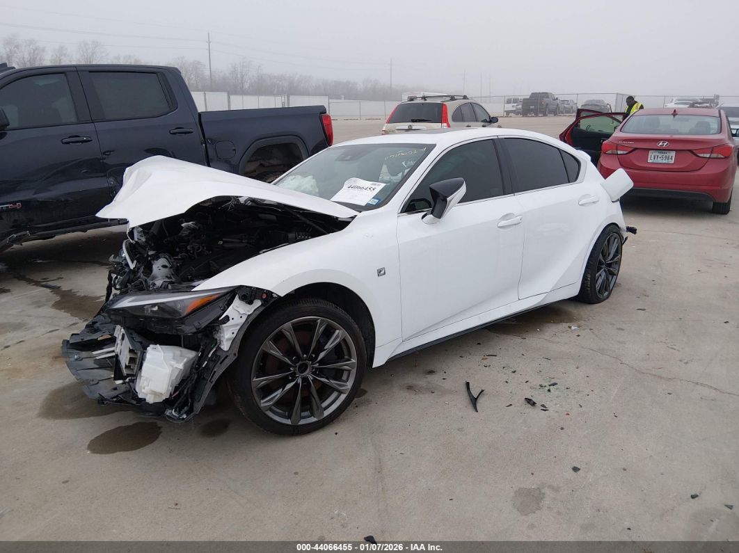 Lexus IS 2023