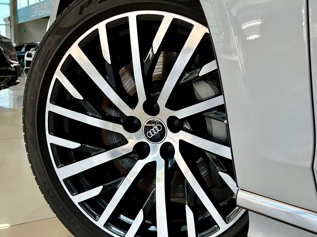 Audi A8 2024