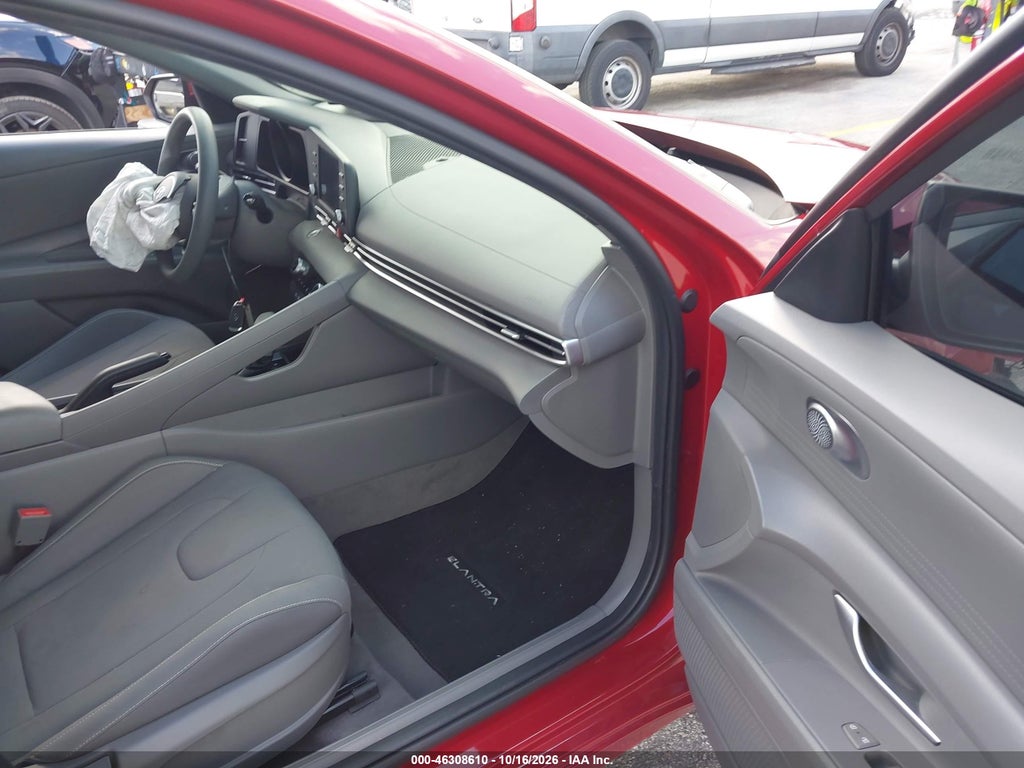 Hyundai Elantra 2022