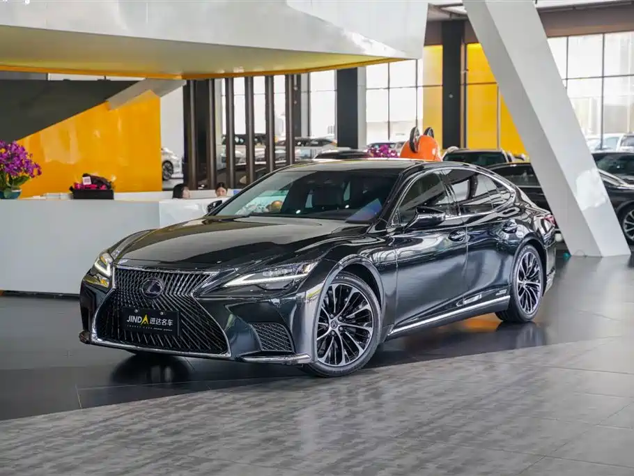 Lexus LS 2021