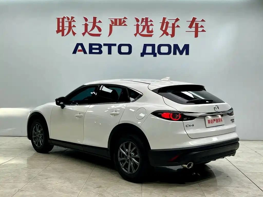 Mazda CX-4 2023