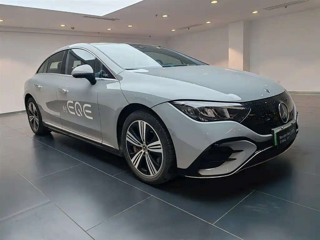 Mercedes-Benz EQE 2022