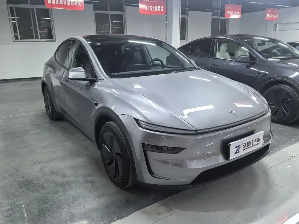 Tesla Model Y 2025