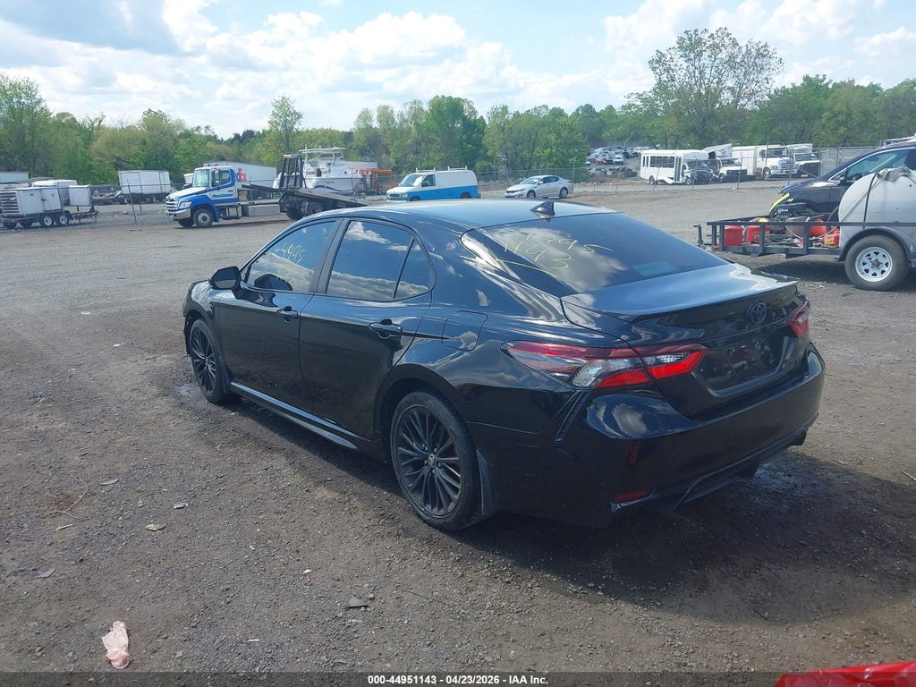 Toyota Camry 2021