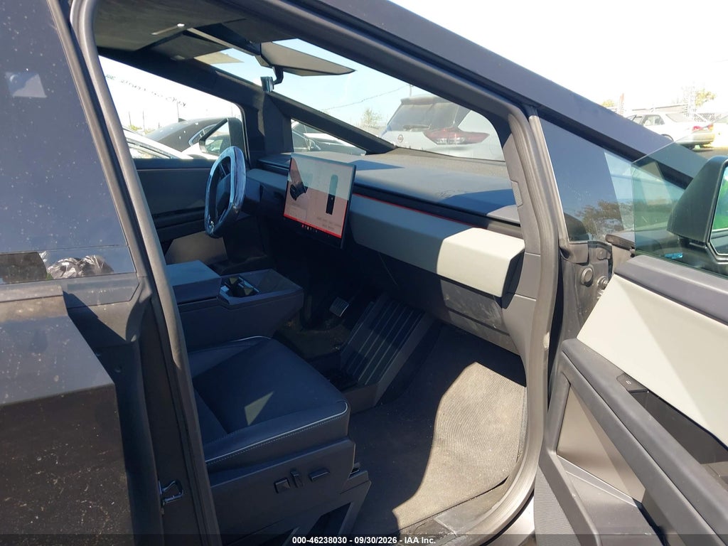 Tesla Cybertruck 2025