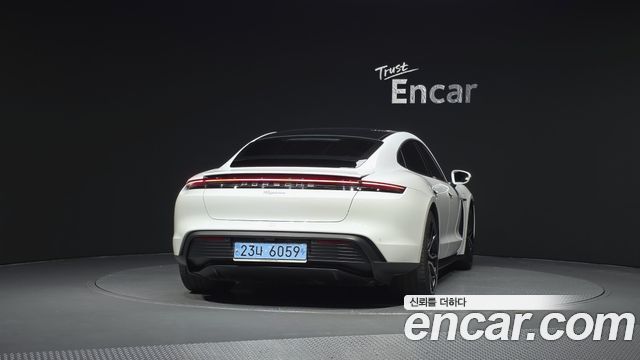 Porsche Taycan 2023