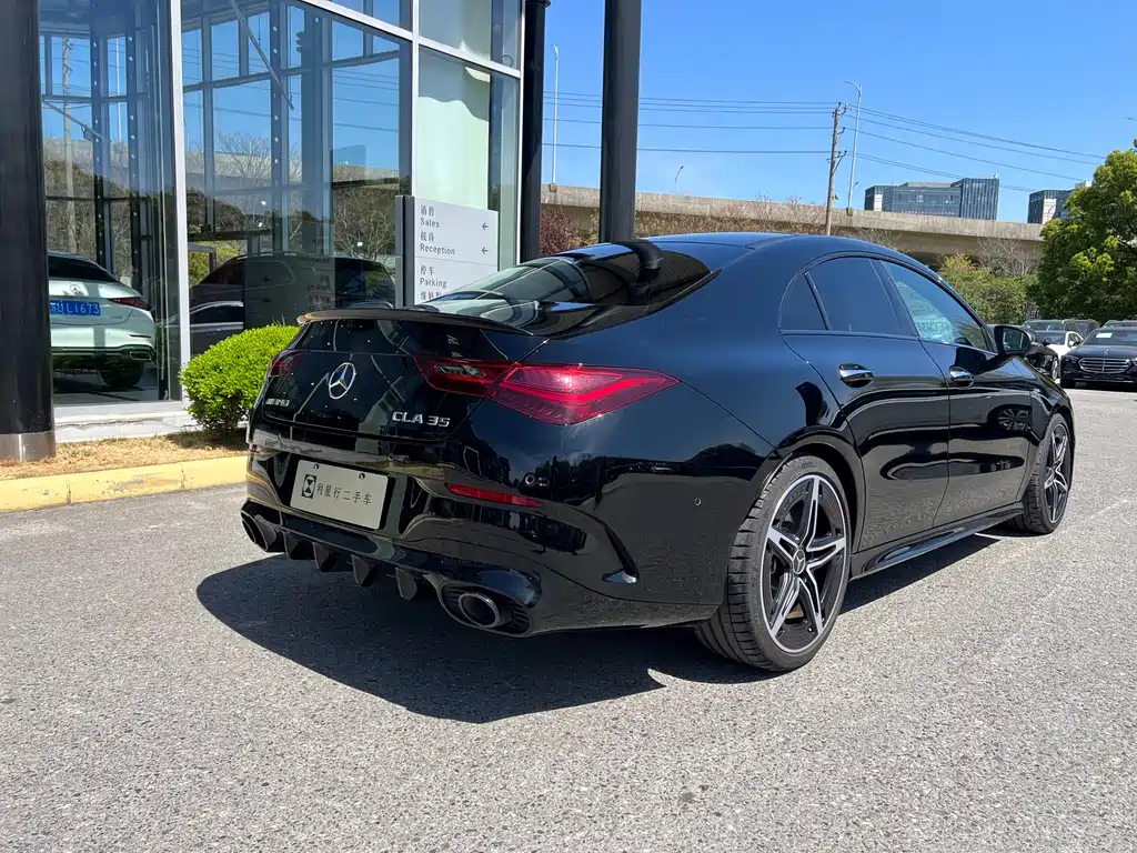 Mercedes-Benz CLA AMG 2025
