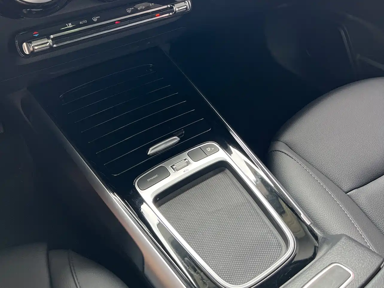 Mercedes-Benz GLB 2023