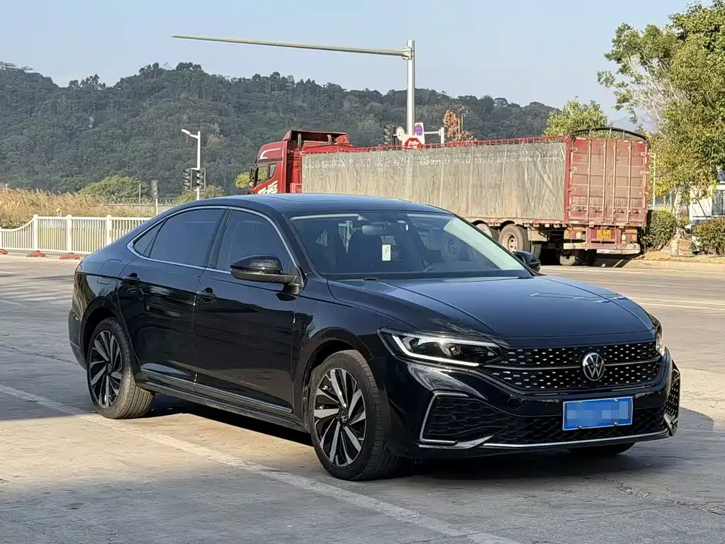 Volkswagen Passat 2022