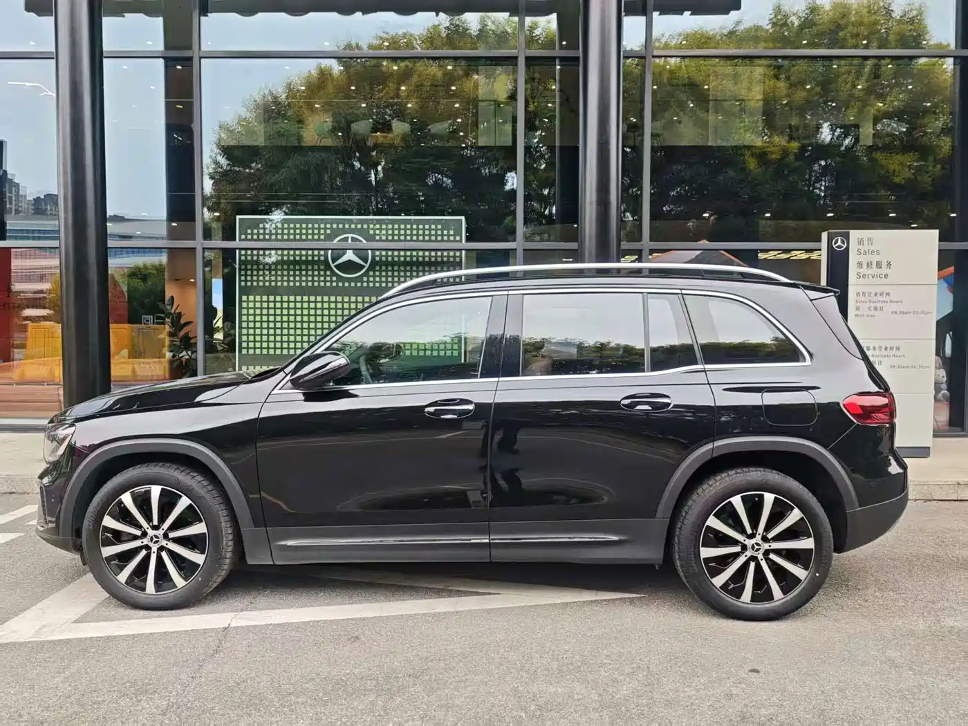 Mercedes-Benz GLB 2025