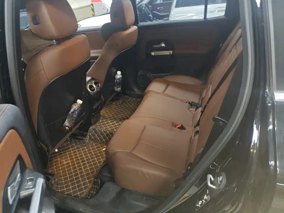 Mercedes-Benz GLB 2023