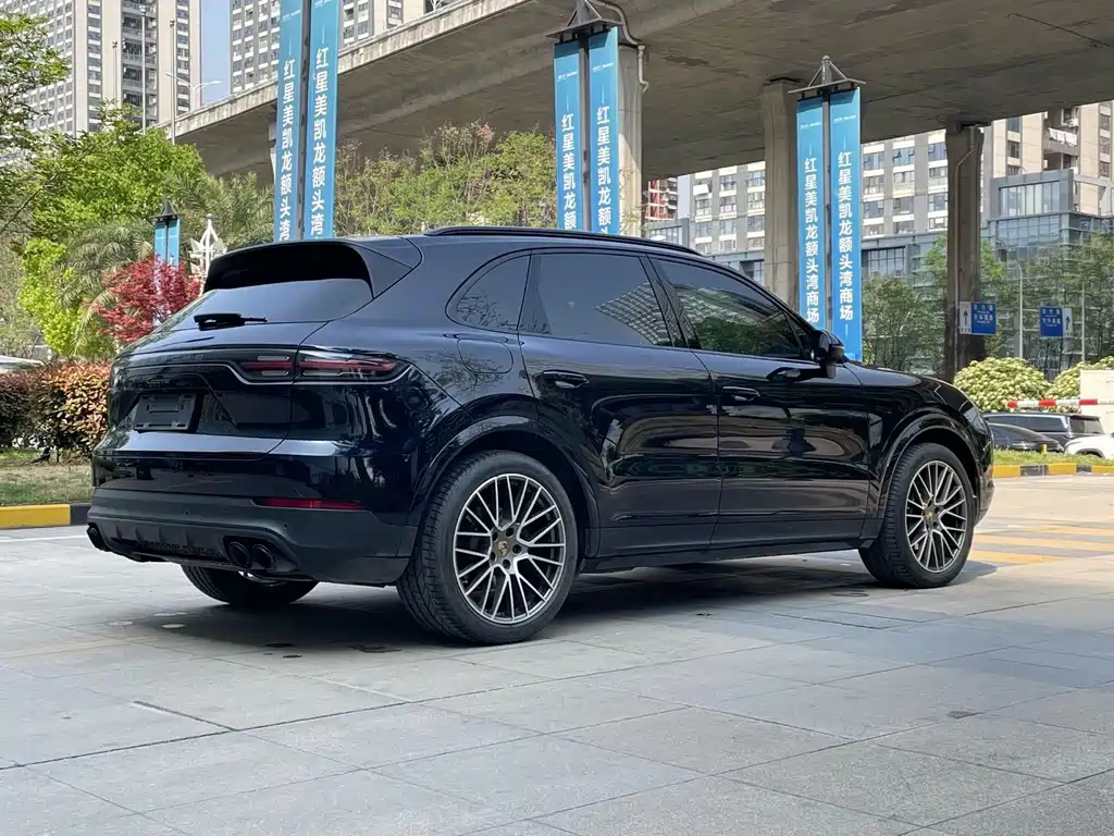 Porsche Cayenne 2023