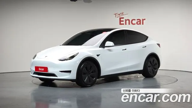 Tesla Model Y 2024
