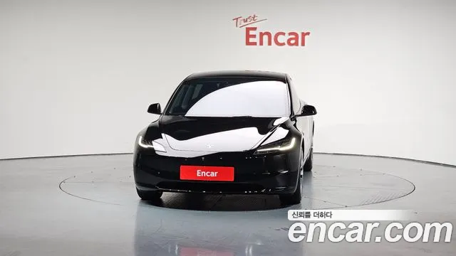 Tesla Model 3 2024