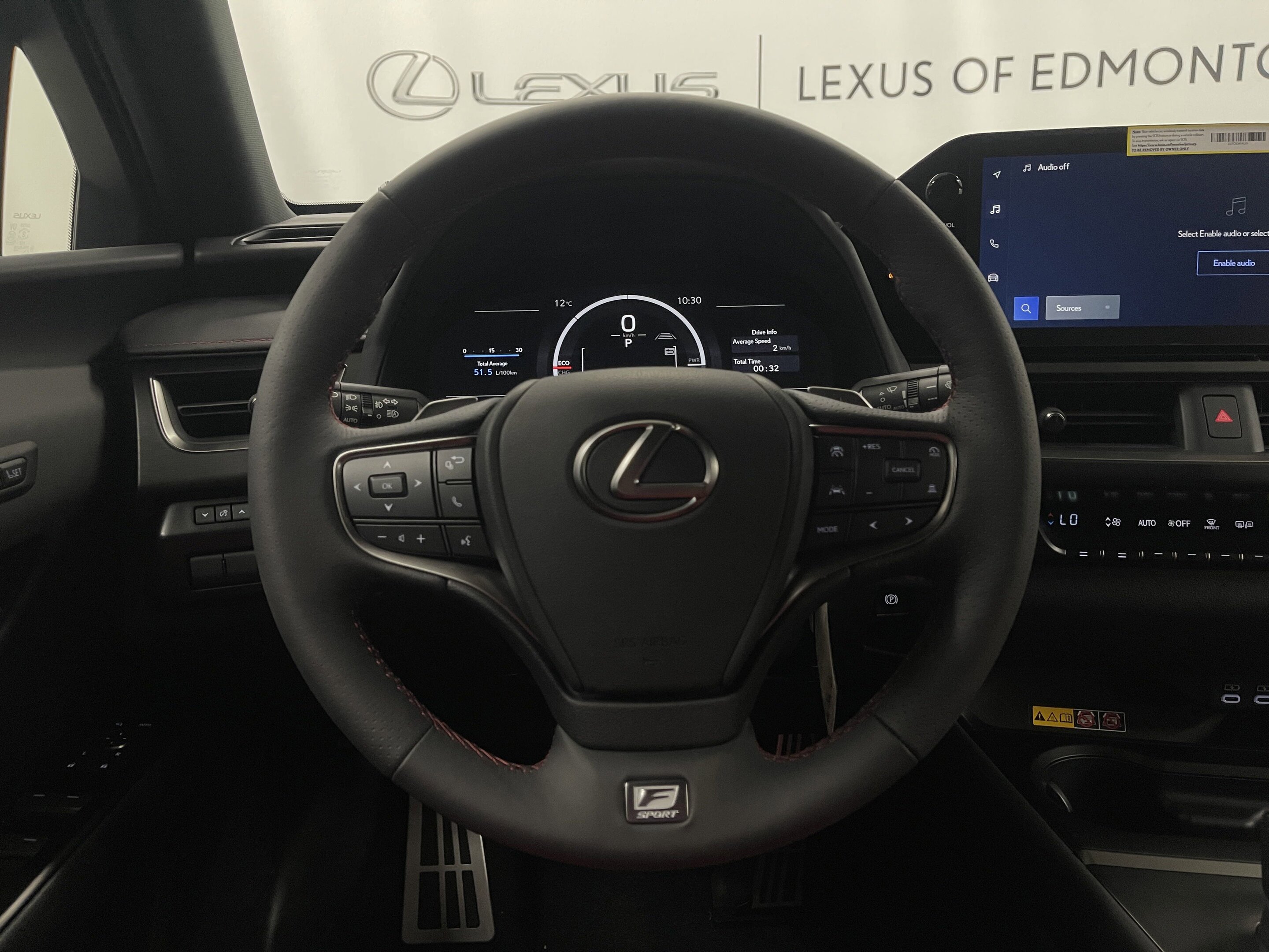 Lexus UX 2025