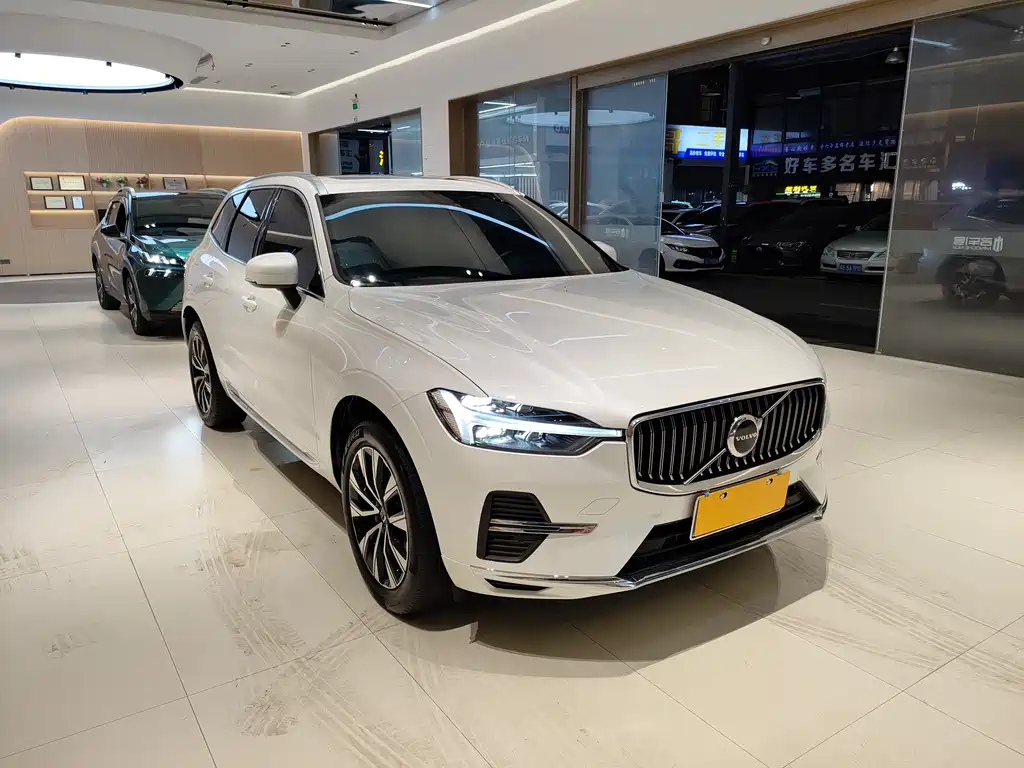 Volvo XC60 2022