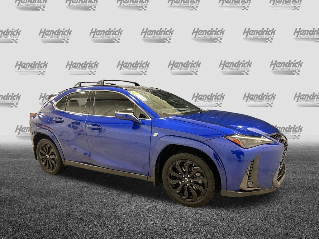 Lexus UX 2024