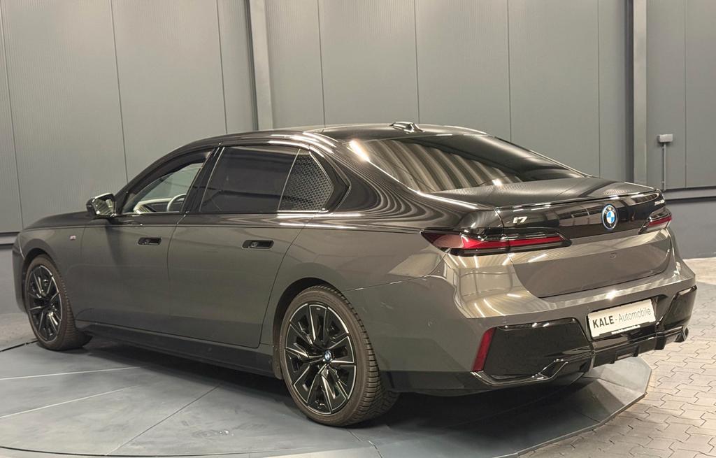 BMW i7 2023