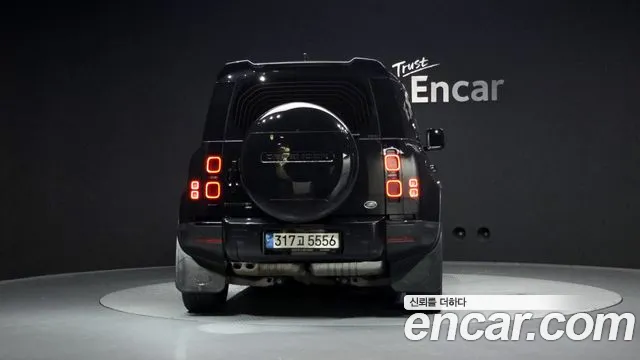 Land Rover Defender 2022