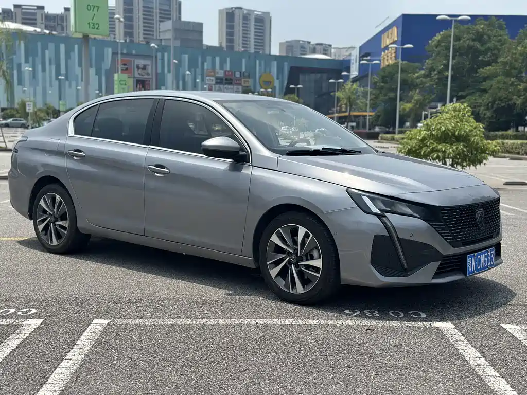 Peugeot 408 2022