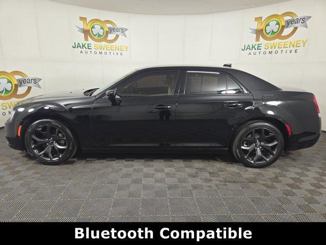 Chrysler 300 2023
