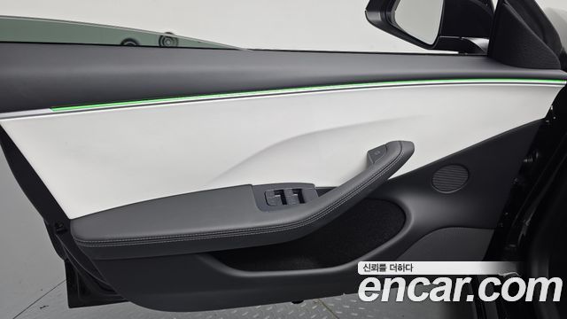Tesla Model 3 2024