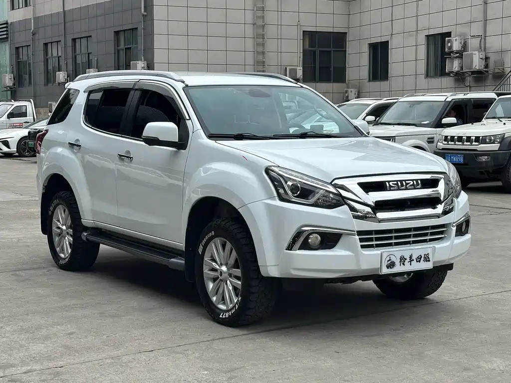 Isuzu MU-X 2021