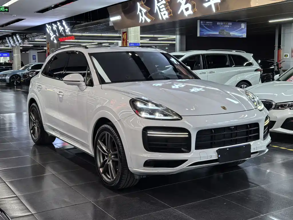 Porsche Cayenne 2022