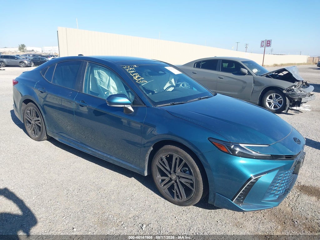 Toyota Camry 2025