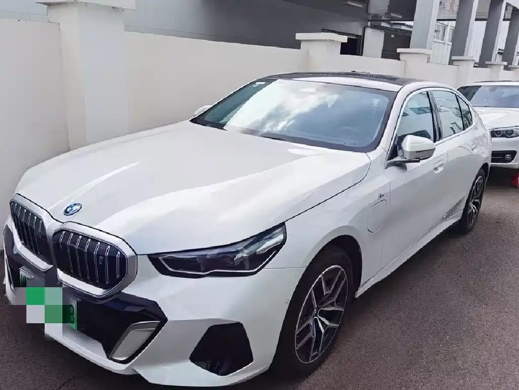 BMW i5 2025